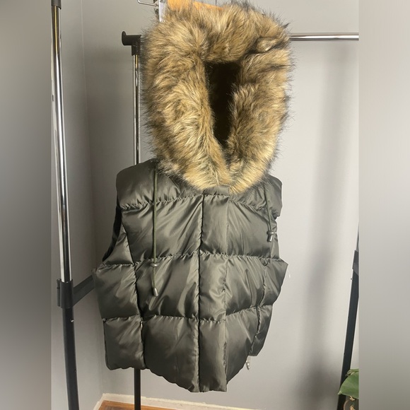 (Sold)Fairweather “Jenny From the Block” Fur Hood Vest. Medium. Only One Left!! - Picture 1 of 4